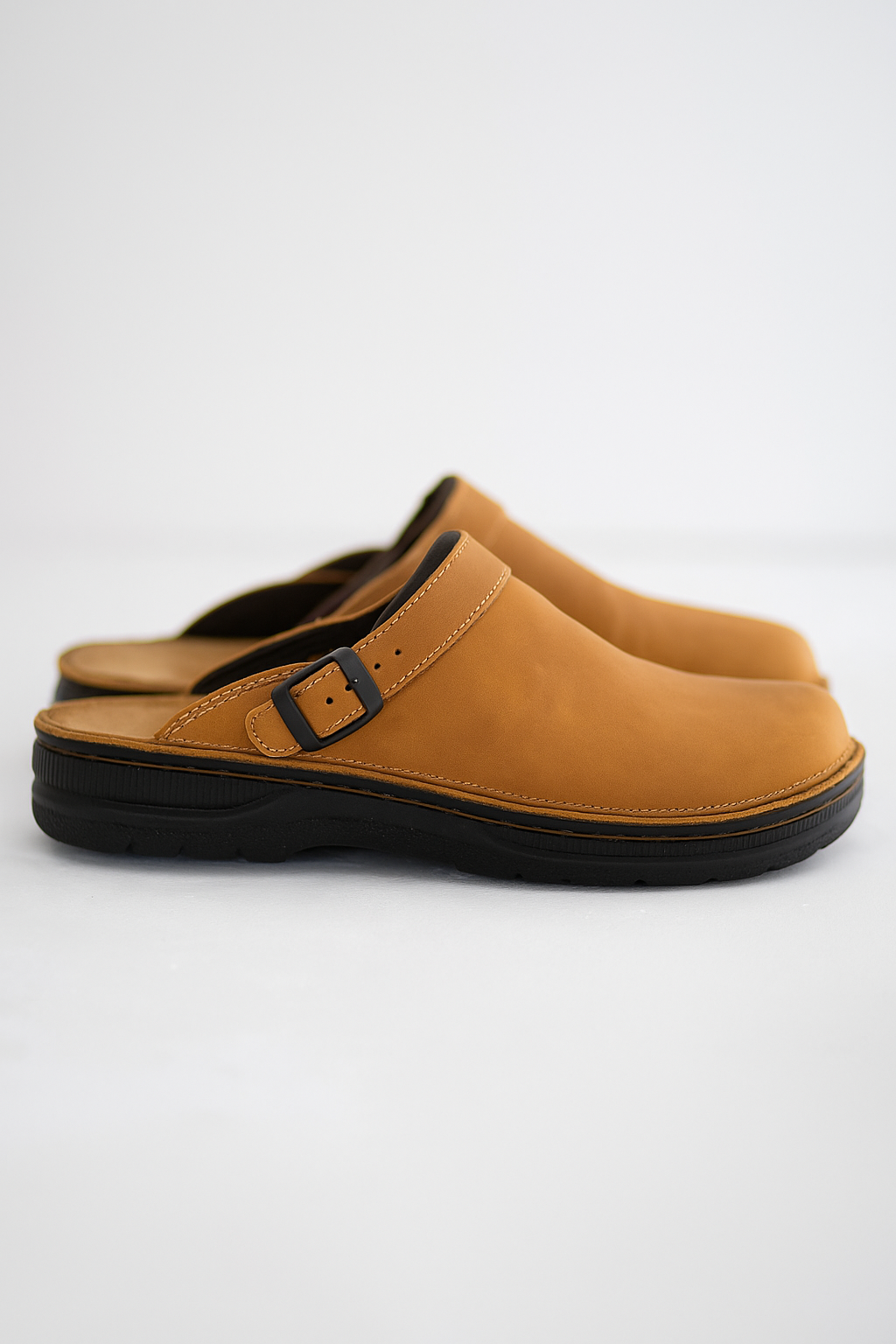 Leno™ | Effortless Slip-On Clogs for the Modern Man