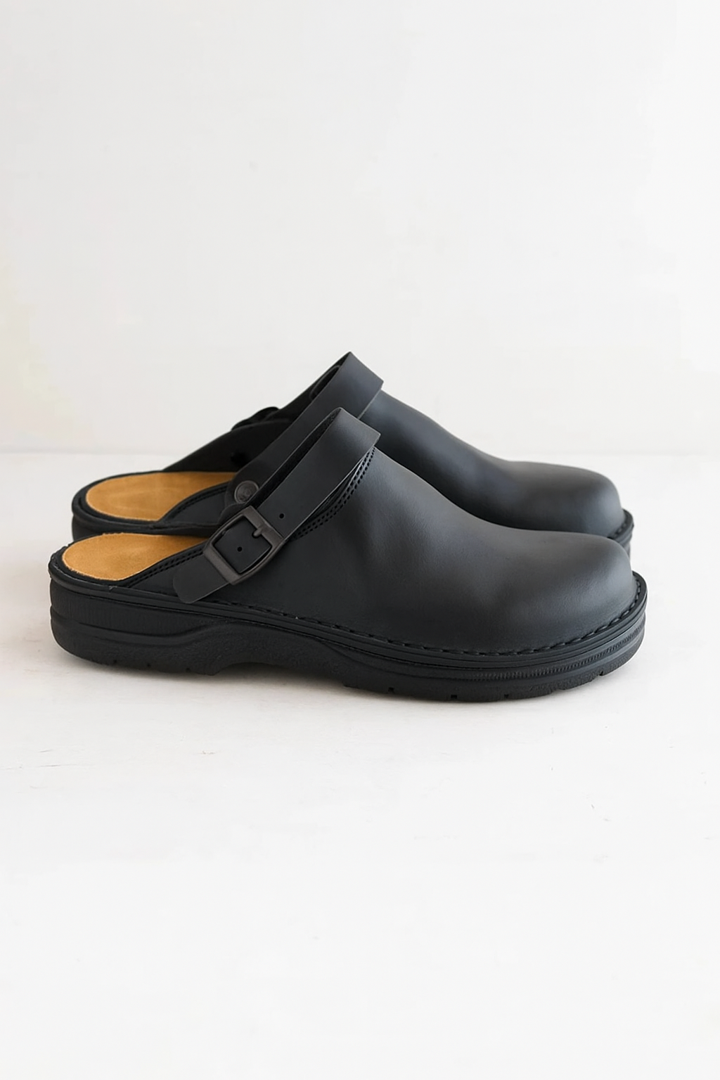 Leno™ | Effortless Slip-On Clogs for the Modern Man